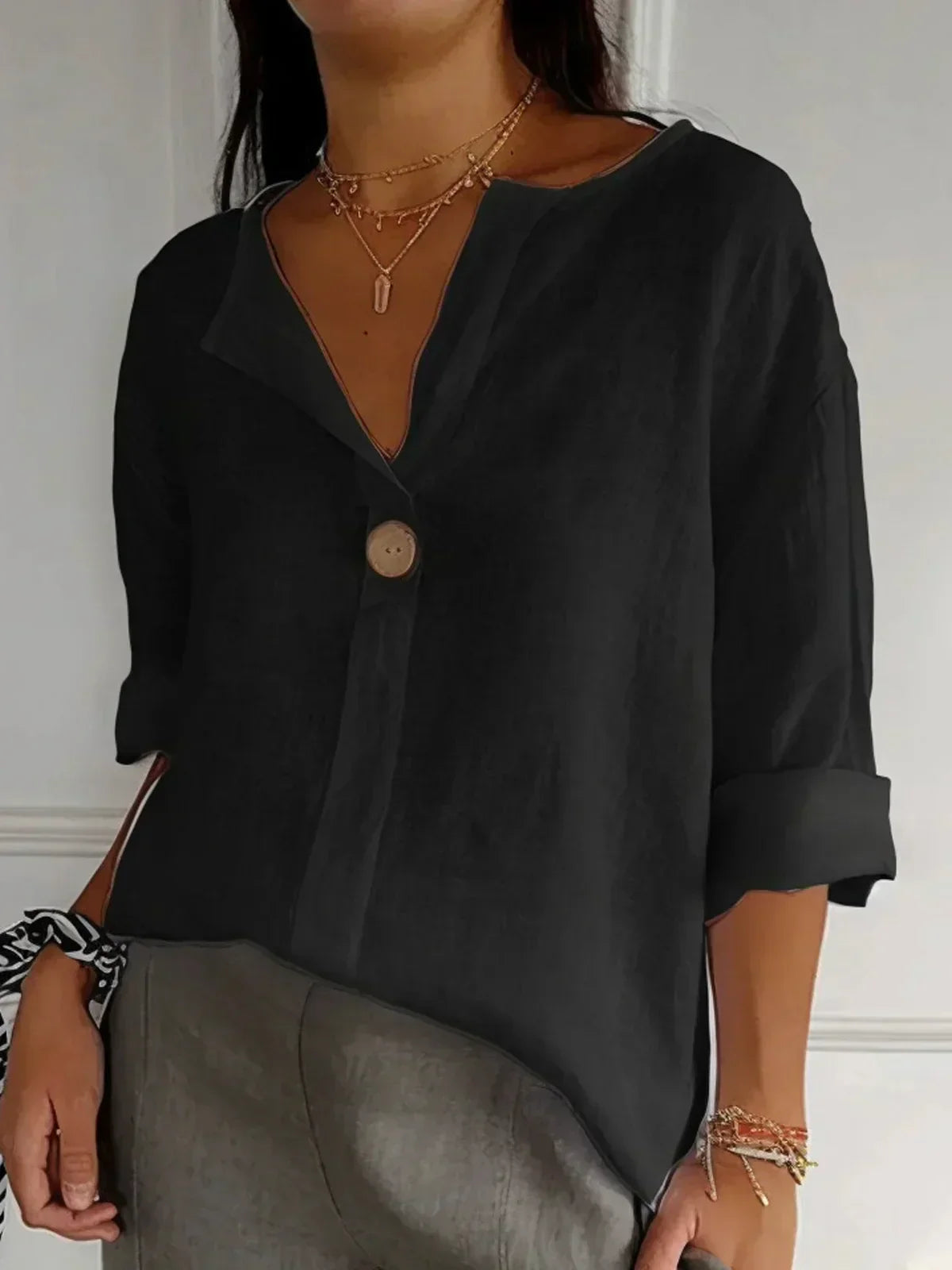 Margot – V-Neck Blouse