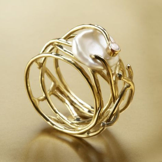 Isabella - Thin Golden & Pearl Ring
