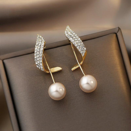 Giulia – Pearl Earrings in Gold
