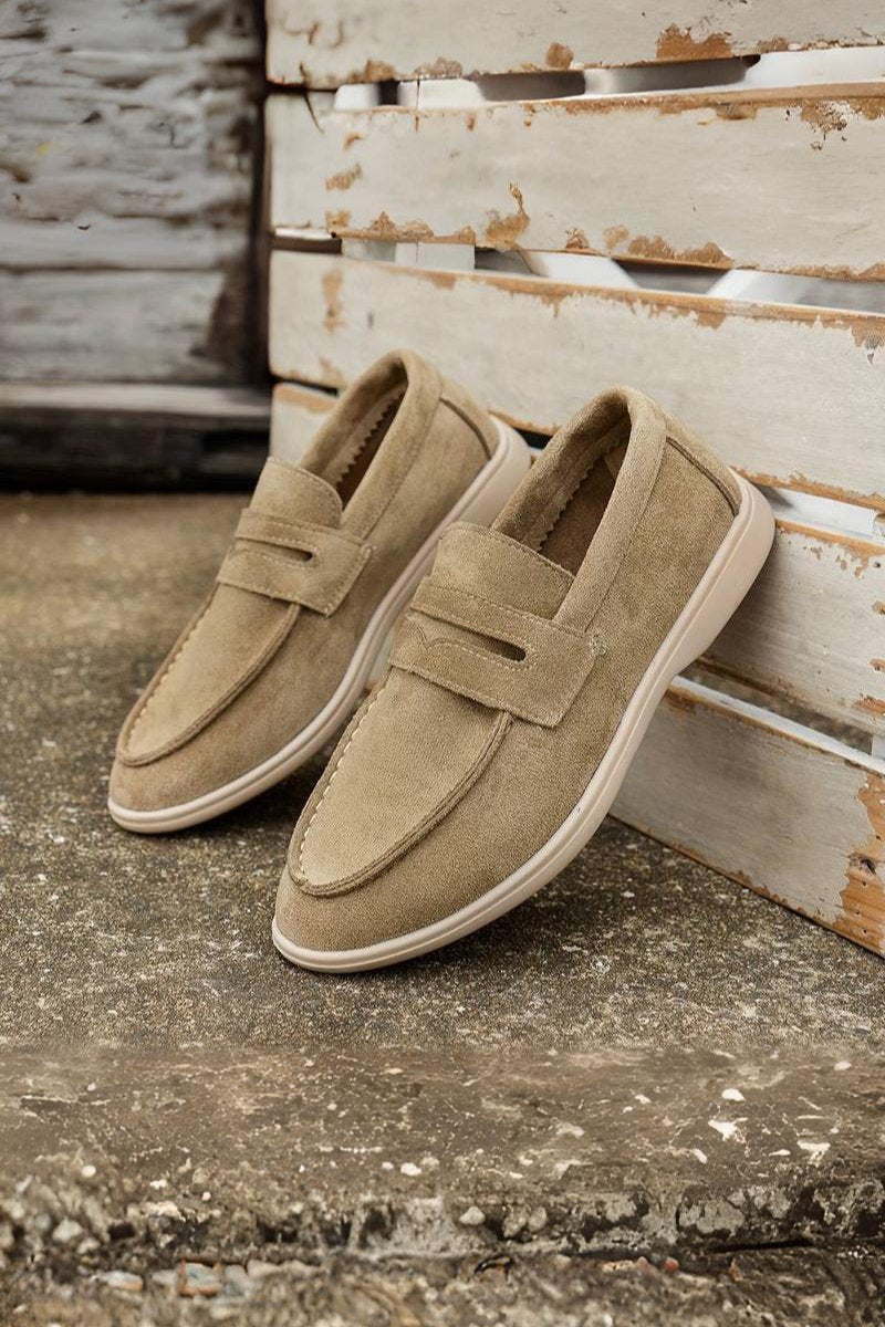 Monaco Women's Solid Color Flat Loafers