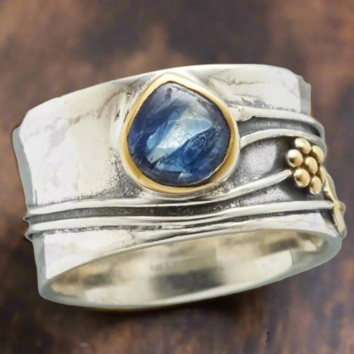 Alessia –  Gemstone Meditation Ring
