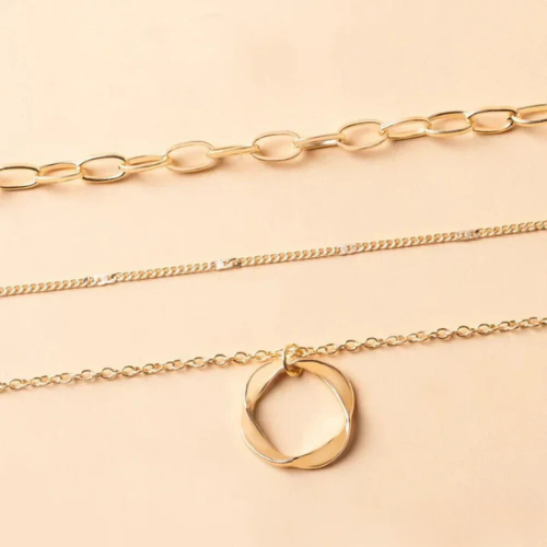 Giada - Gold Layered Chain & Pendant Necklace