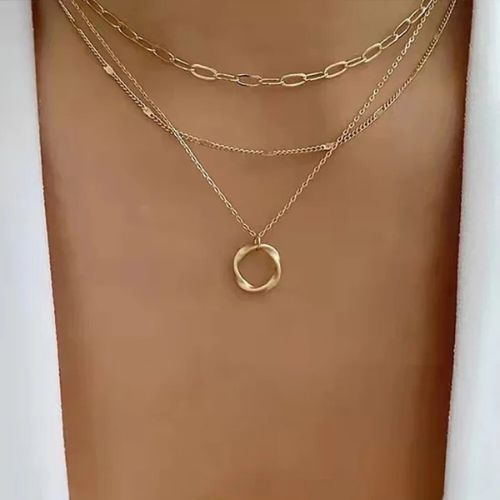 Giada - Gold Layered Chain & Pendant Necklace