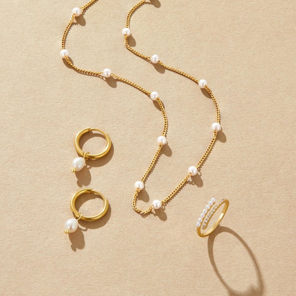 Edwina – Pearl Hoop Earrings
