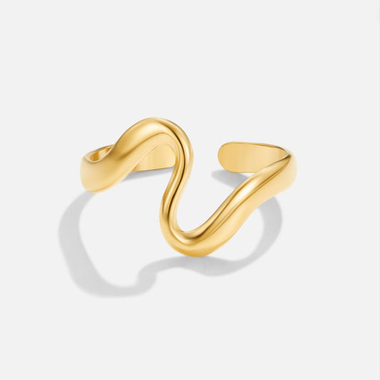 Dorothea – Gold Wave Ring