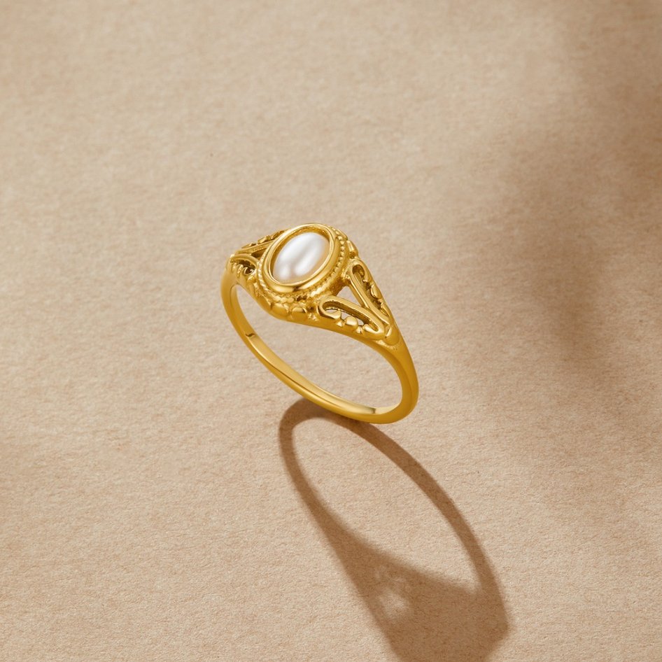 Henrietta – Vintage Pearl Ring