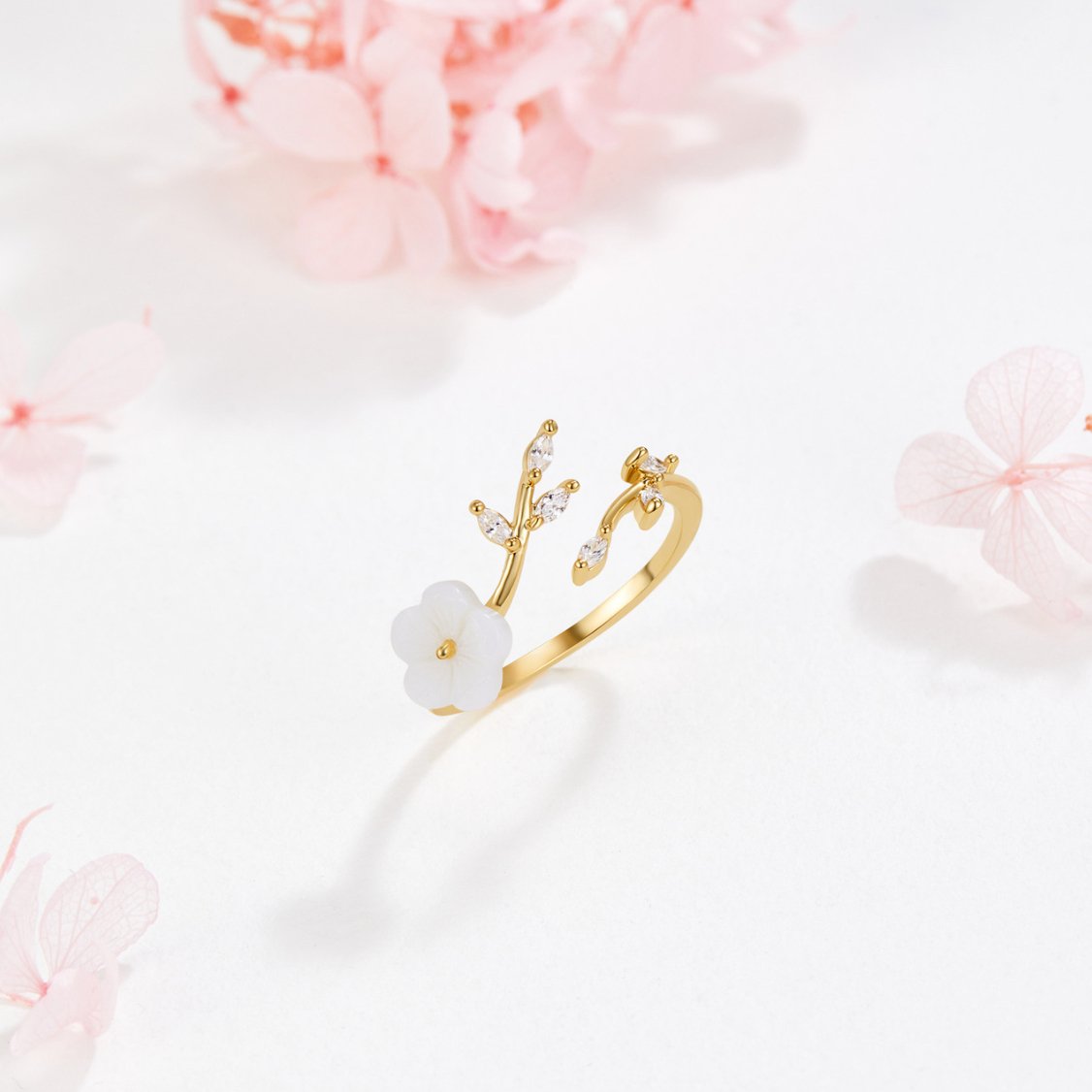 Victoria White Blossom Flower Ring